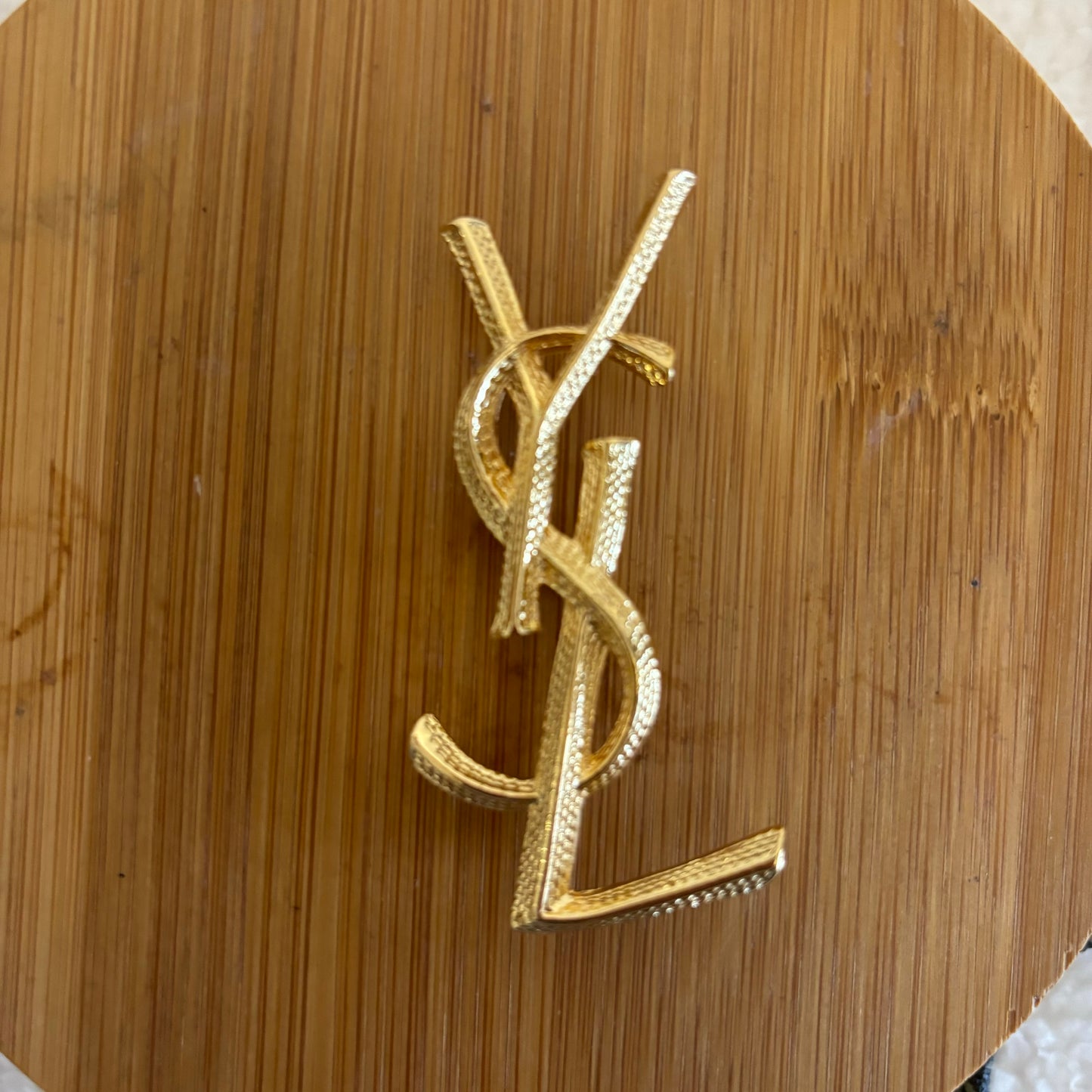 Yvara broche
