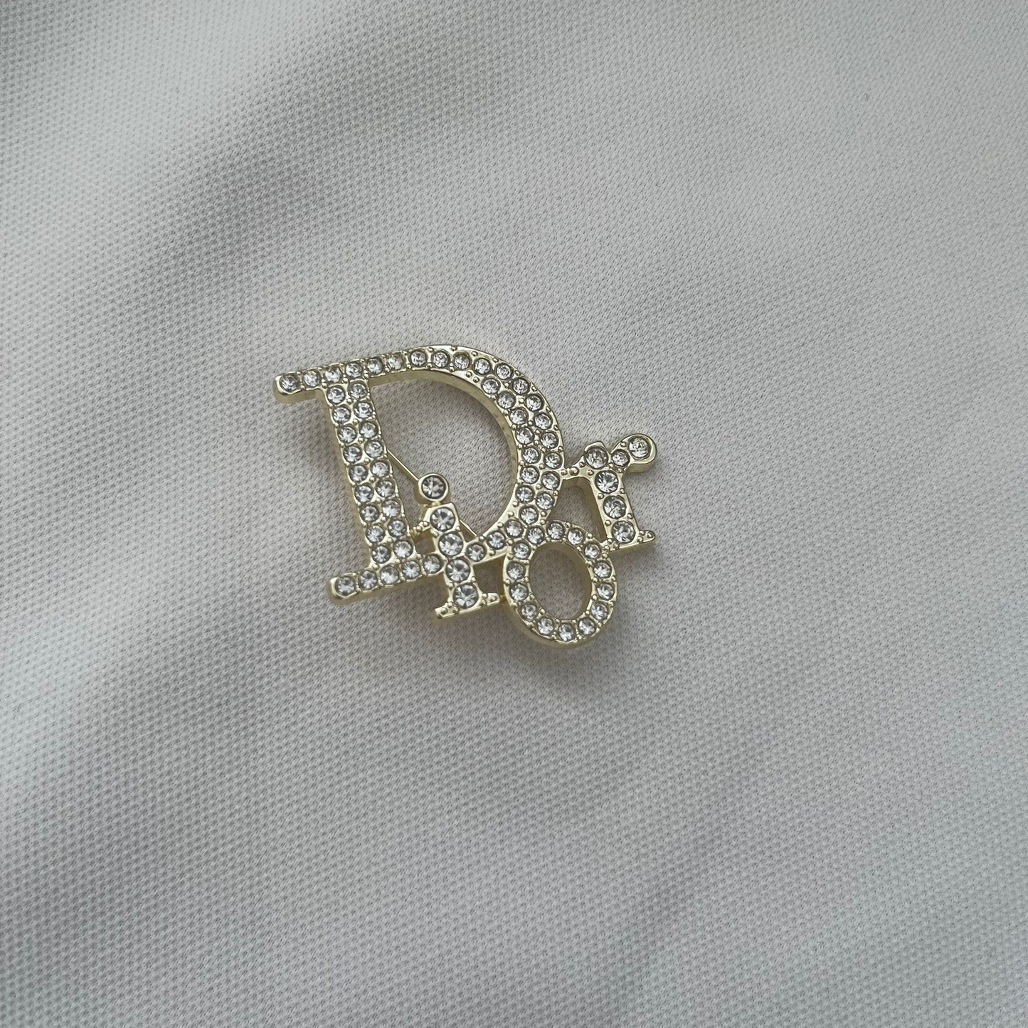 Diona broche