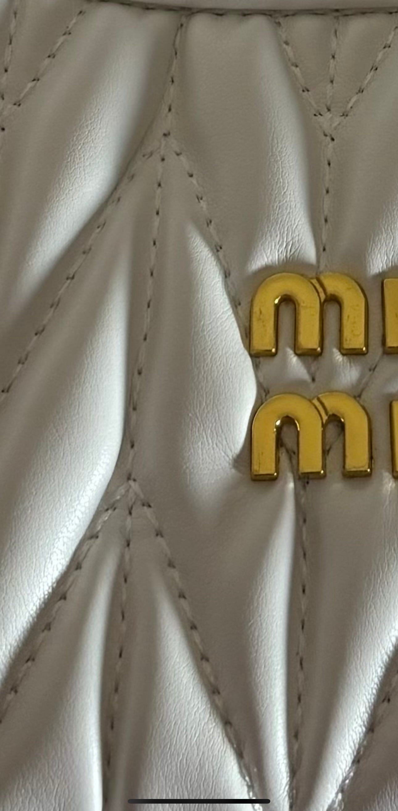 Mia tas